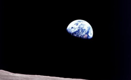 Astronautul care a realizat fotografia Răsăritul Pămîntului a murit întrun accident de avion
