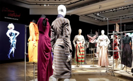 На аукцион выставлены одежда и драгоценности дизайнера Вивьен Вествуд 