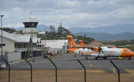 Новая Каледония Работает снова аэропорт и сокращён комендантский час