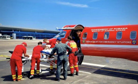 Впервые в Молдове пациент доставлен в Кишинев самолетом SMURD România 