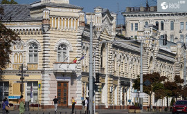 Памяти Спиридона Вангели На здании мэрии Кишинева приспущены флаги