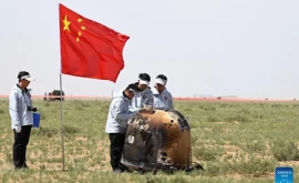 Си Цзиньпин поздравил с успешным выполнением миссии Чанъэ6