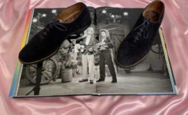 Пара туфель Элвиса Пресли продана на аукционе