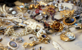 Un fost președinte de țară a încercat să fure bijuterii de milioane de dolari