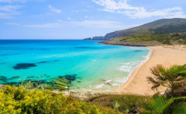 În plin sezon turistic un oraș din Spania închide trei plaje