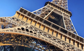 Жара во Франции что происходит с Эйфелевой башней