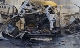 O mașină a explodat la Moscova Sînt răniți