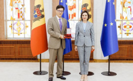 Ambasadorul Republicii Franceze decorat cu Ordinul de Onoare
