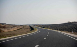 Сколько денег выделено из бюджета на строительства 300 километров дорог 