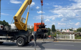 Salvatorii IGSU au intervenit pe podul de pe strada Ismail în urma unui accident rutier 