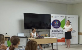 Primăria capitalei organizează un curs de artă oratorică cu actrița Mihaela Strîmbeanu