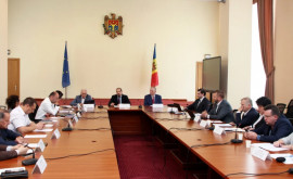 Минимальная зарплата и поддержка молодежи темы затронутые на встрече профсоюзов