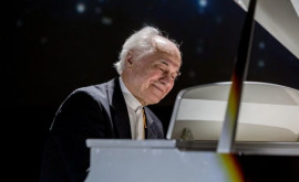 Aeroportul Chișinău ar putea fi redenumit în cinstea maestrului Eugen Doga