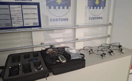Intențiile a doi nerezidenți de a transporta ilicit mărfuri deconspirate la vama Aeroport