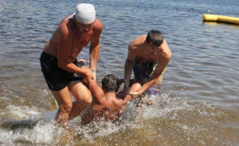 Bărbații care consumă alcool sunt cei mai expuși riscului de înec