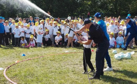 Salvatorii și pompierii din țară continuă instruirea copiilor în domeniul bazelor securității vieții