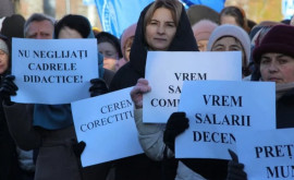Profesorii avertizează cu proteste peste 40 trăiesc sub pragul sărăciei