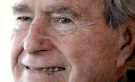 George HW Bush internat la terapie intensivă