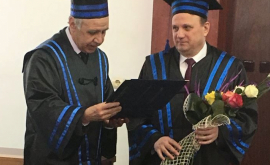 Посол Молдовы в Японии получил звание почетного доктора ФОТО