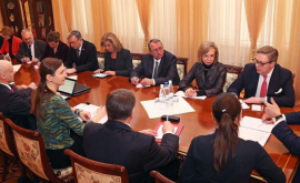 Despre ce a discutat Dodon cu ambasadorii UE la Chișinău