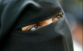 Austria vrea să interzică portul vălului islamic în locurile publice