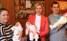 O familie din Găgăuzia a primit mii de lei pentru naşterea tripleţilor