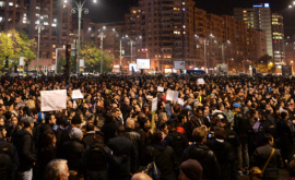 Peste jumătate de milion de români cer demisia Guvernului