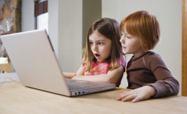 Moldova nu are un program care să asigure siguranța copilului pe Internet
