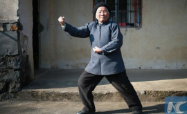 La 94 de ani își apără vecinii cu tehnici de kungfu VIDEO