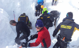 Лавина накрыла группу лыжников в итальянских Альпах