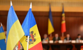 Главы МИД Молдовы и Украины обменялись поздравлениями 