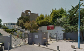 Восемь человек ранены при нападении на школу на юге Франции