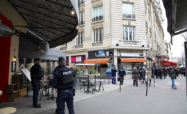 Эвакуация в Париже изза сообщения о бомбе