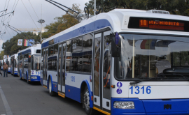 Десятки троллейбусов заблокированные с утра возобновили движение