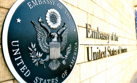 Как это возможно В посольстве США допросили трехмесячного ребенка