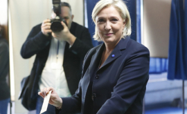 Le Pen promite să elibereze francezii de elitele arogante