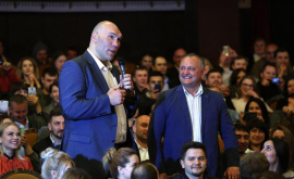 Додон вместе с боксером Валуевым участвовали в Первомайской демонстрации