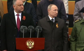 Imaginea zilei Dodon surprins în dreapta lui Putin