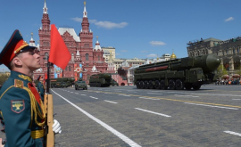 Avioane de luptă tancuri și zeci de mii de soldați defilează în Piața Roșie din Moscova VIDEO