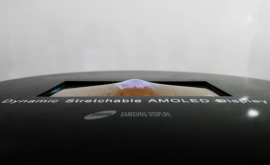 Samsung представила первый растяжимый OLEDдисплей
