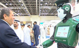 Primul polițist robot din lume
