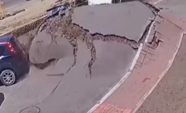 Momentul în care o conductă de apă a explodat la Kiev VIDEO