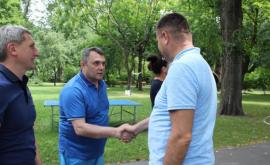 Молдавские депутаты на пикнике с молдаванами из Венгрии ФОТО