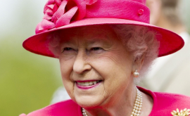 СМИ речь королевы в британском парламенте отложена по инициативе Мэй