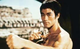 În reţele a apărut înregistrarea unei lupte adevărate a lui Bruce Lee VIDEO