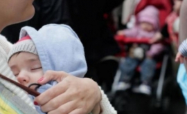 O moldoveancă obligată să returneze indemnizația pentru creșterea copilului