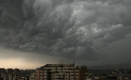 Chișinăul atacat de o furtună VIDEOFOTO