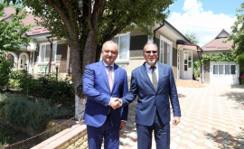 Ambasadorul României în vizită la casa părintească a lui Dodon FOTO