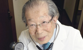 Un medic din Japonia șia tratat pacienții și după împlinirea a 100 de ani