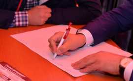 Dodon a semnat decretul de demitere a doi miniștri DOC